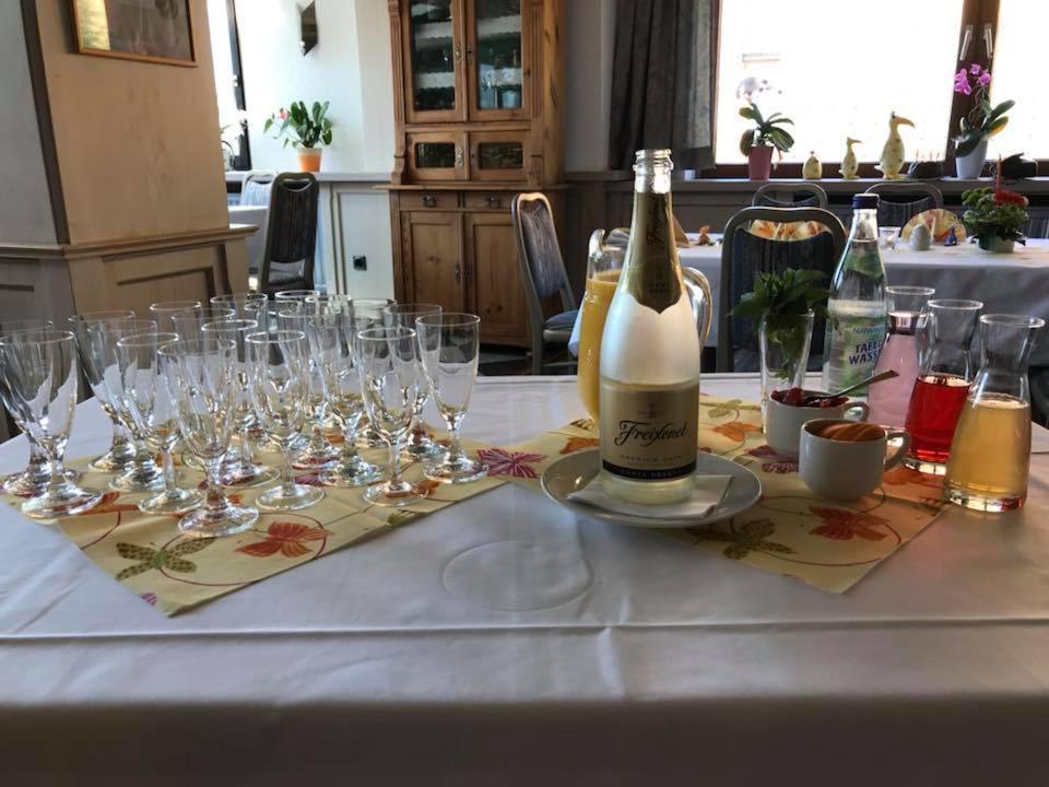 Bauer'S Pension-Restaurant-Catering Grosshabersdorf Eksteriør bilde