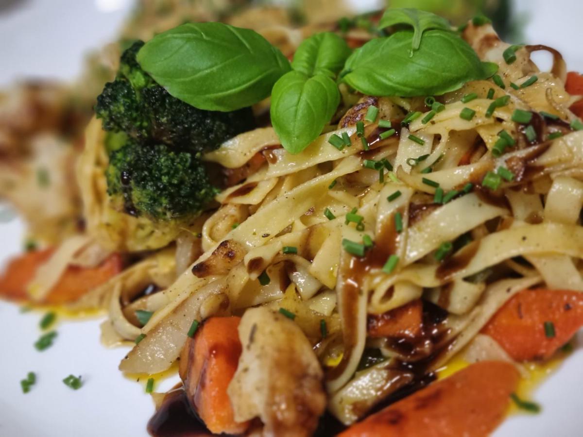 Bauer'S Pension-Restaurant-Catering Grosshabersdorf Eksteriør bilde