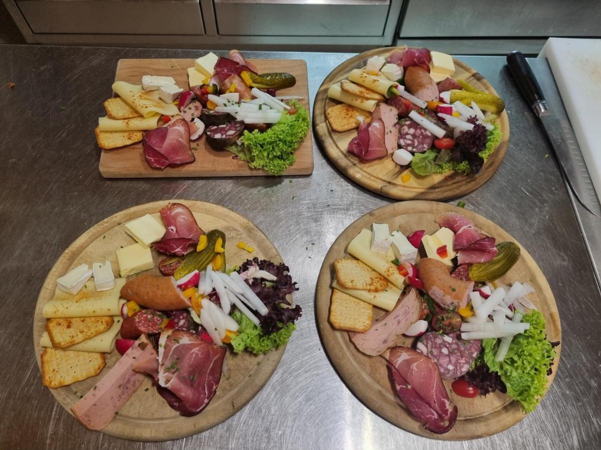 Bauer'S Pension-Restaurant-Catering Grosshabersdorf Eksteriør bilde
